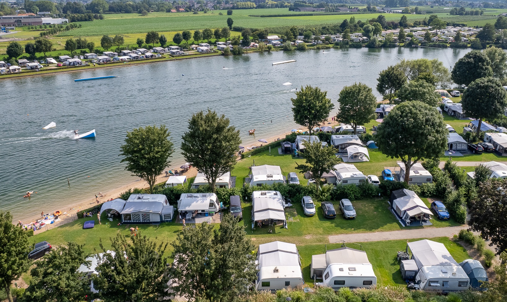 Kamperen aan het water in Gelderland